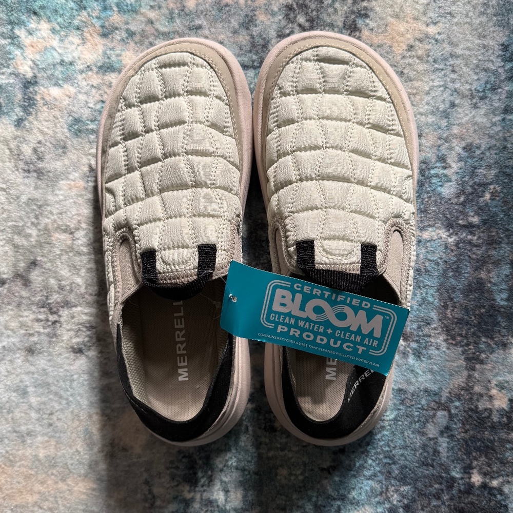 Merrell Hut Moc 2 in Moonbeam - NWT Size